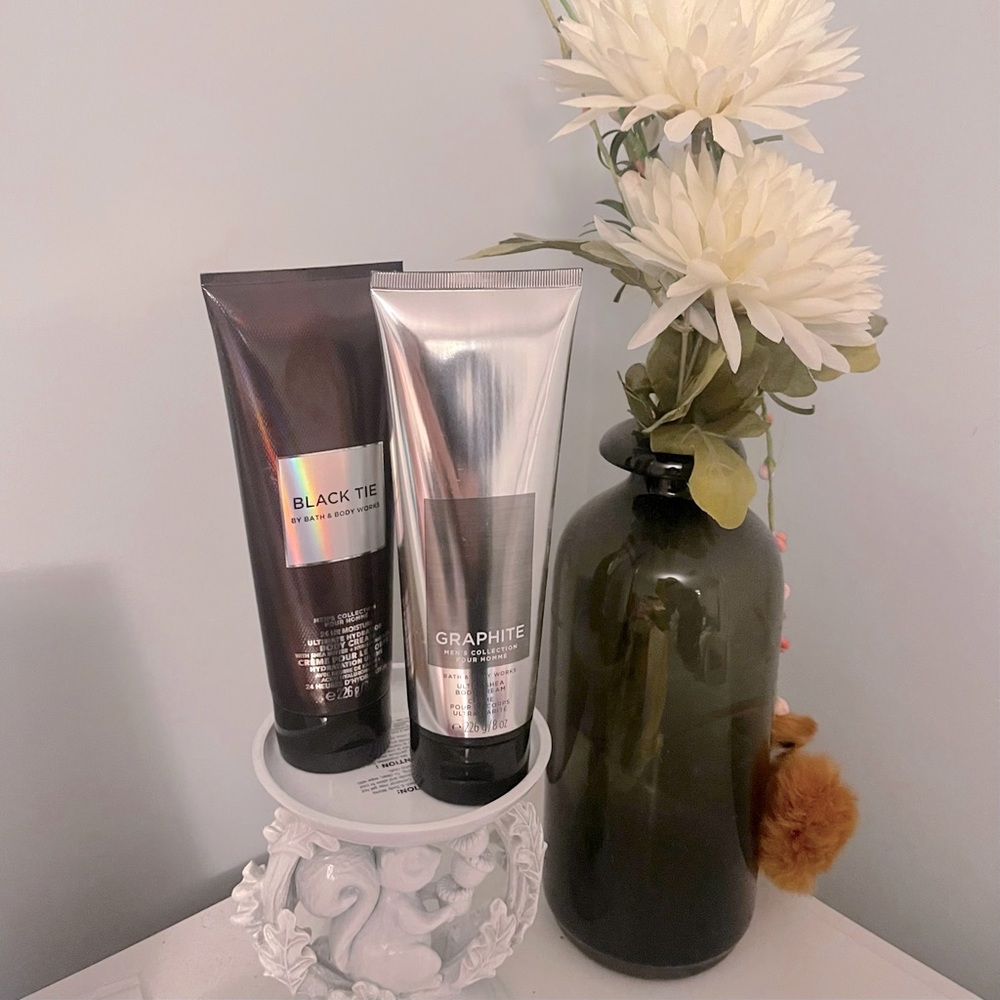 Men body cream by bath and body works,new never been used  ,10$ for both